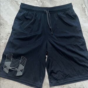 Under Armour boys Black Shorts